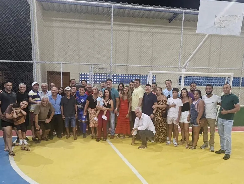 Deputado Marquinho Viana participa da inauguração de quadra poliesportiva em Ituaçu