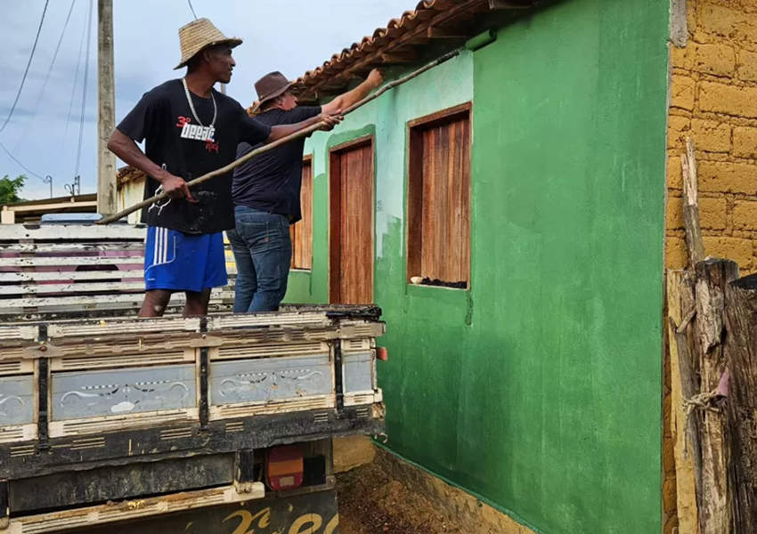 Barra da Estiva: Deputado Marquinho Viana promove mutirão de pintura na comunidade de Ponto Velho