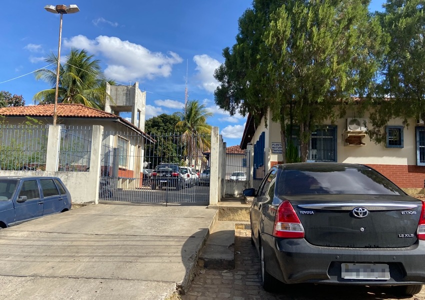 Brumado: Mulher 'surta' e entrega bebê de 03 meses a pessoa na rua