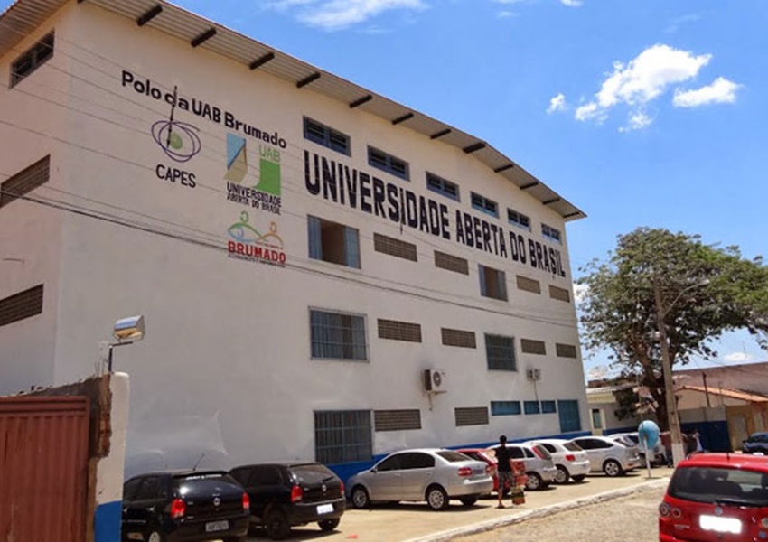 A UFBA abre seleção para vagas remanescentes para os cursos de matemática e dança em Brumado