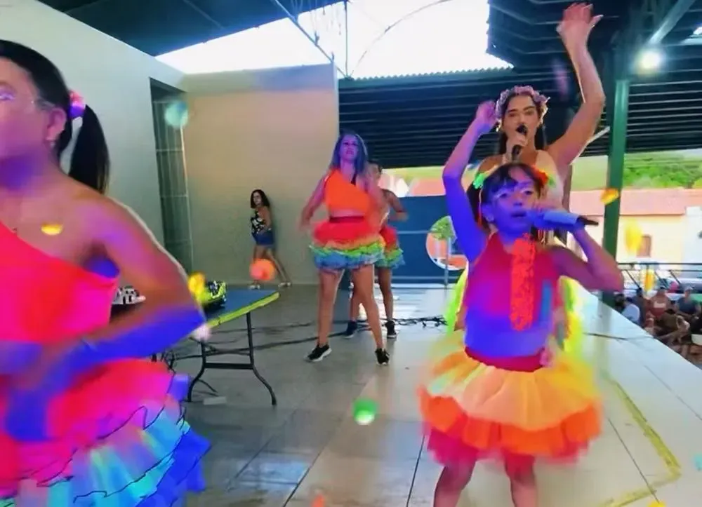 Carnakids 2025 anima crianças em Ituaçu com festa de Carnaval