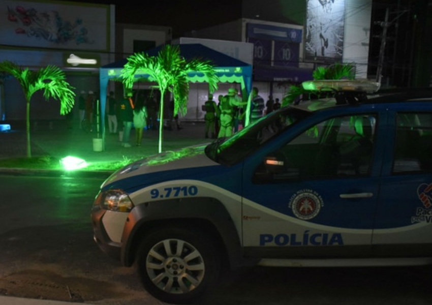 Adolescente é morto a tiros e outro é baleado durante evento em praça de Vitória da Conquista