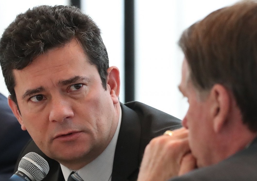 Pesquisa aponta que brasileiros acreditam mais em Moro do que em Bolsonaro