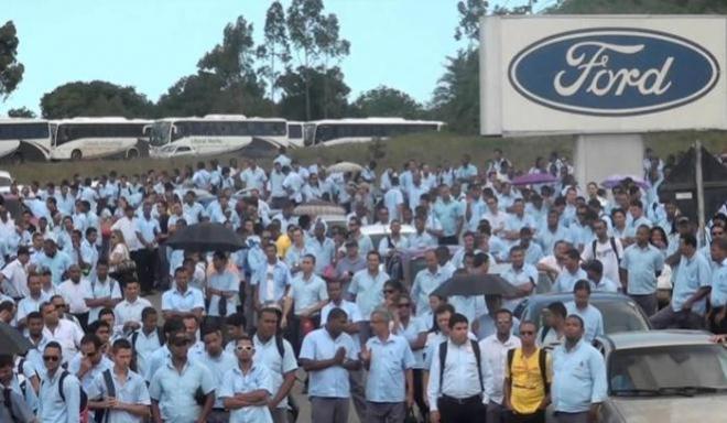 Ford concede férias coletivas e paralisa produções por 21 dias