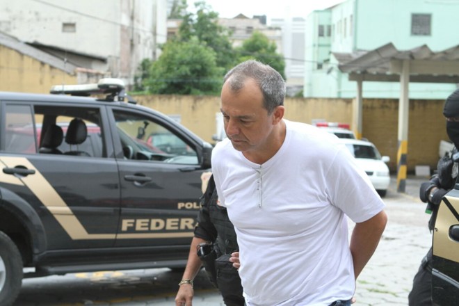 Cabral se envolve em luta corporal no presídio