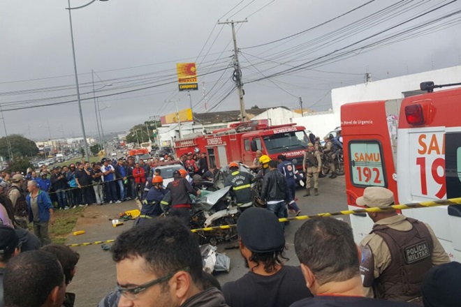 Caminhão desgovernado atinge carros e mata mulher em Vitória da Conquista