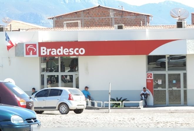 Bradesco deverá fechar agências, anuncia presidente do banco