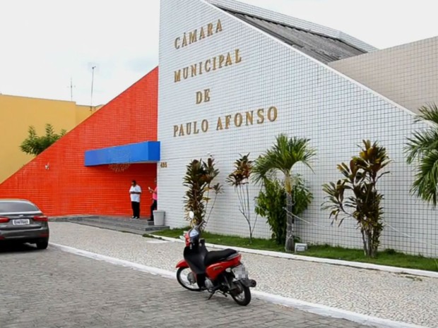 Justiça suspende aumento de salário de prefeito que superava o de Temer