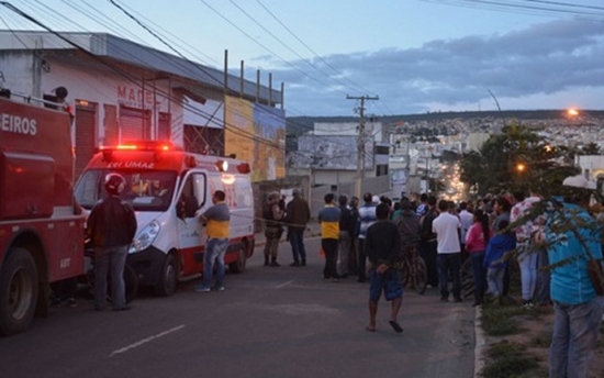 Vitória da Conquista: Desabamento de imóvel em reforma deixa um morto e outro ferido