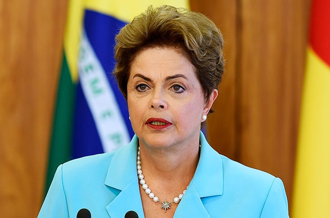 Dilma questiona investigações e diz ver "mudança de tom" com denúncias ao PSDB