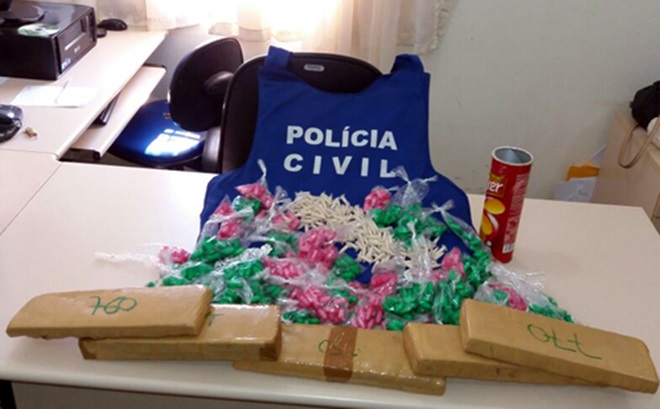Homem é preso com drogas em mala dentro de ônibus em Paramirim