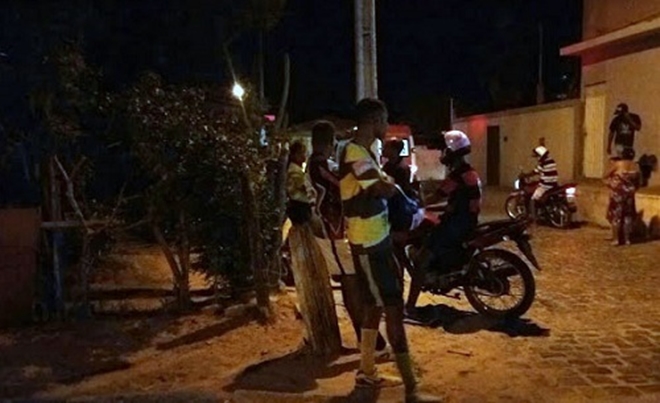 Homem com distúrbios mentais mata ex-policial em Bom Jesus da Lapa