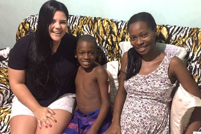 Mulher de 29 anos engravida de forma natural de quadrigêmeos em Feira de Santana