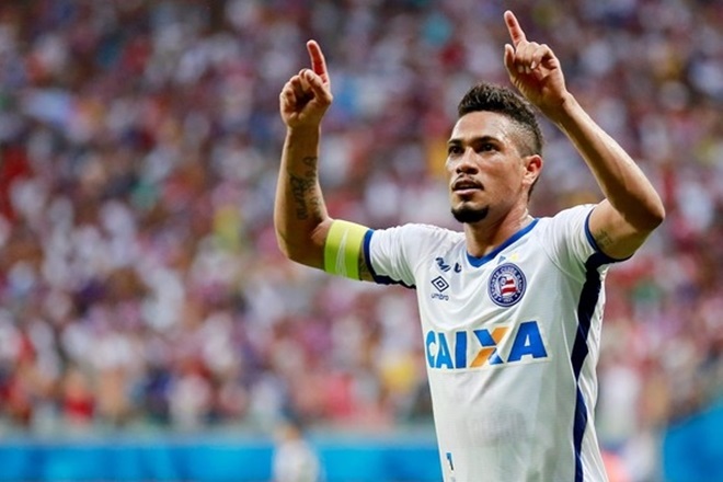 Hernane minimiza vaia após pênalti perdido e diz que vai 'meter gol' no Ba-Vi