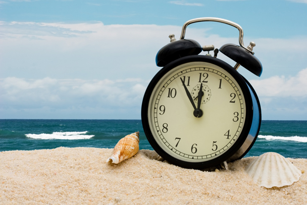Depois de quatro meses, horário de verão termina na madrugada deste domingo