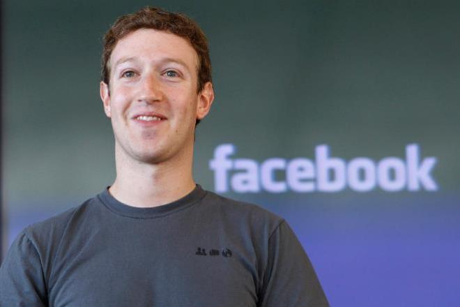 Zuckerberg tem 12 pessoas só para tirar críticas de seu perfil no Facebook
