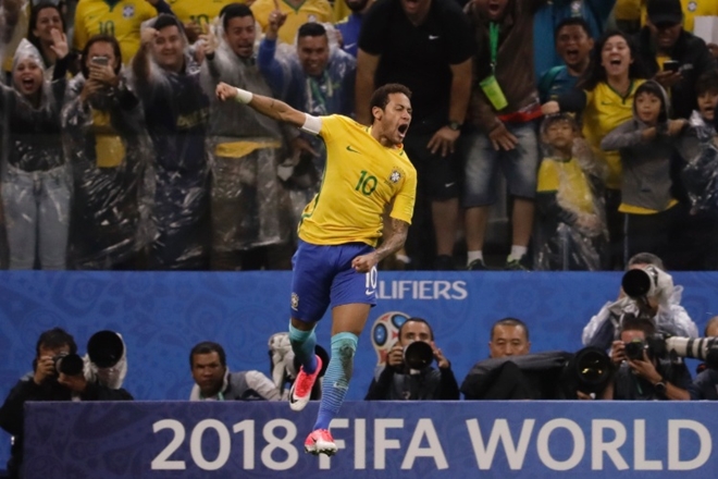 Pênalti perdido, golaço e festa em Itaquera; Brasil se classifica para a Copa