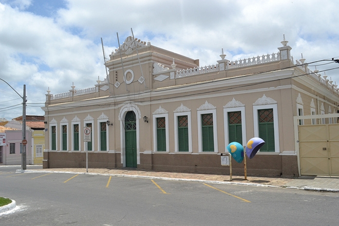 Servidores e professores municipais entram em greve em Vitória da Conquista