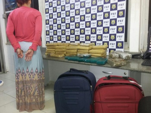 PRF prende jovem de 23 anos com 30 kg de maconha em Jequié