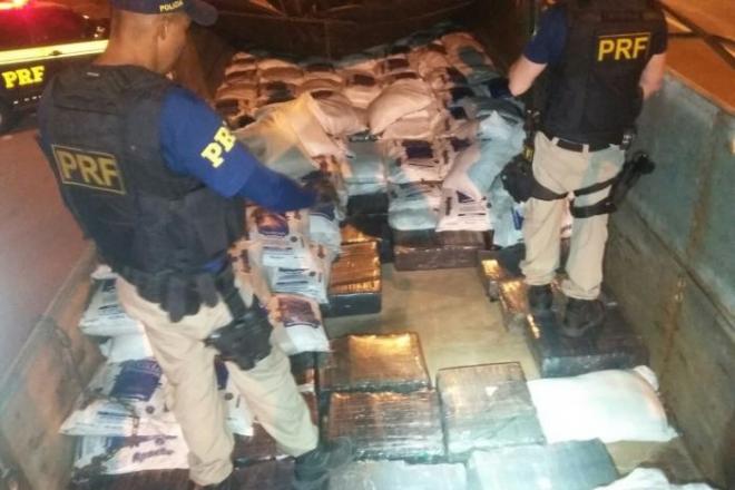 PRF de Jequié apreende mais de 2 toneladas de maconha na BR-116