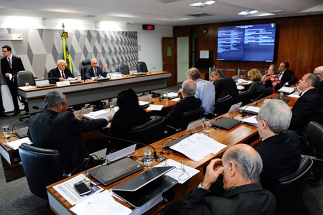 Conselho de Comunicação pede que se torne crime anúncio em emissoras piratas
