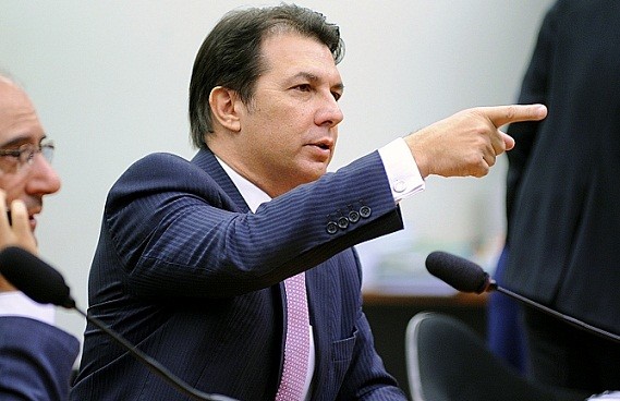 Relator prevê idade mínima de 55 anos para aposentadoria de policiais civis