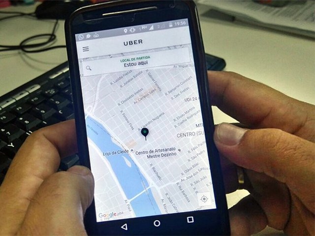 Uber é processada por ‘revelar’ traição de marido que usou app no celular da mulher