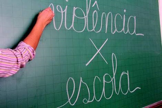 Violência em meio escolar: insegurança que aflige professores, alunos e familiares