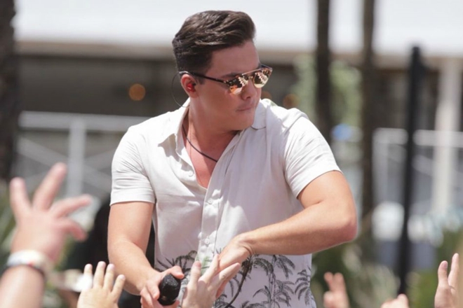 Wesley Safadão corta cabelo e estreia novo visual durante gravação de DVD em Miami