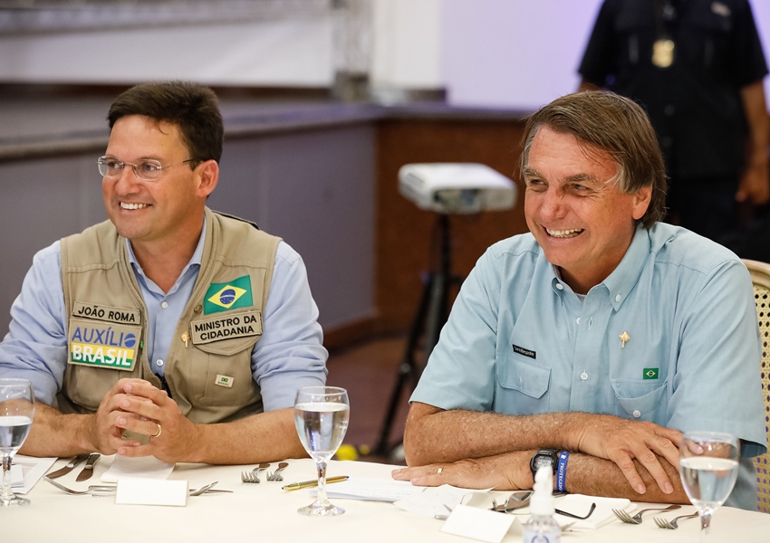 Em Salvador, Bolsonaro estima rebaixamento da pandemia da covid-19 para endemia até final de março