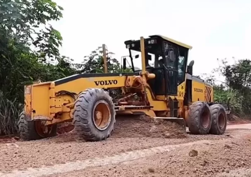 Iniciada a pavimentação asfáltica no trecho Barra da Estiva - Povoado de Placa