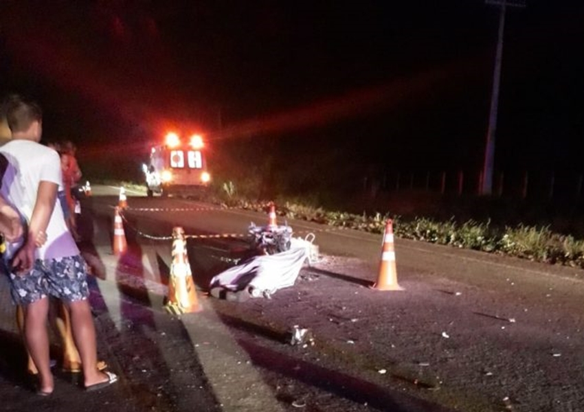 Livramento: Motociclista morre carbonizado após bater na traseira de retroescavadeira na BA-148