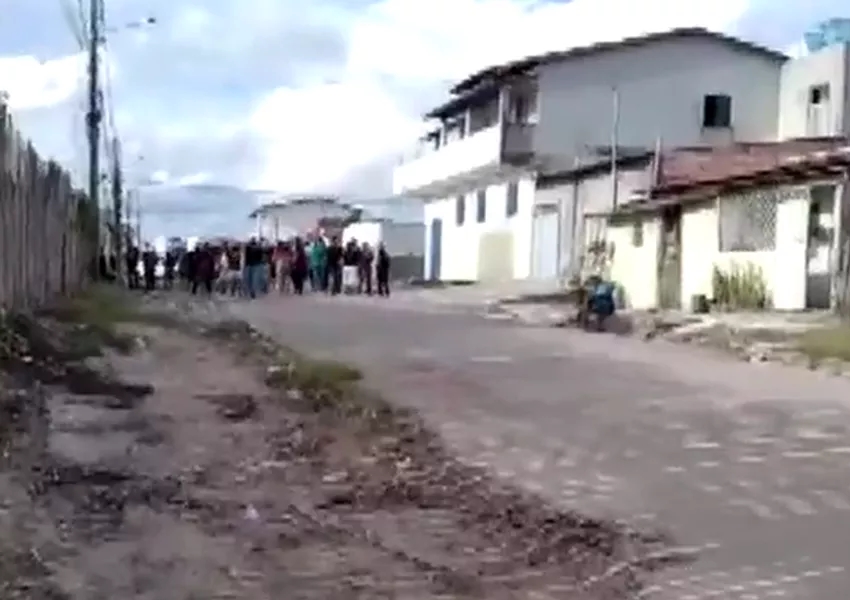 Eunápolis: Membros de terreiro denunciam intolerância religiosa e agressão após grupo pregar em frente a templo de candomblé