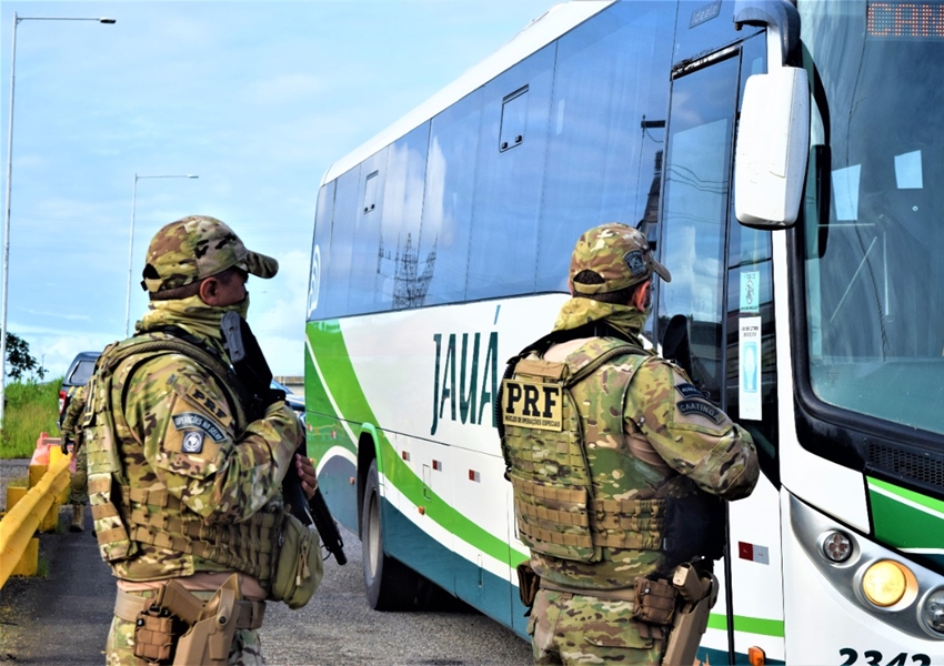 PRF BA intensifica fiscalização de combate a assalto a ônibus na Região Metropolitana de Salvador