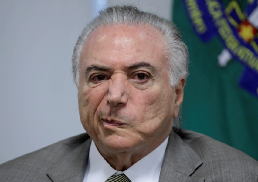 Denunciado pela PGR, Temer evita assunto em homenagem em Goiás