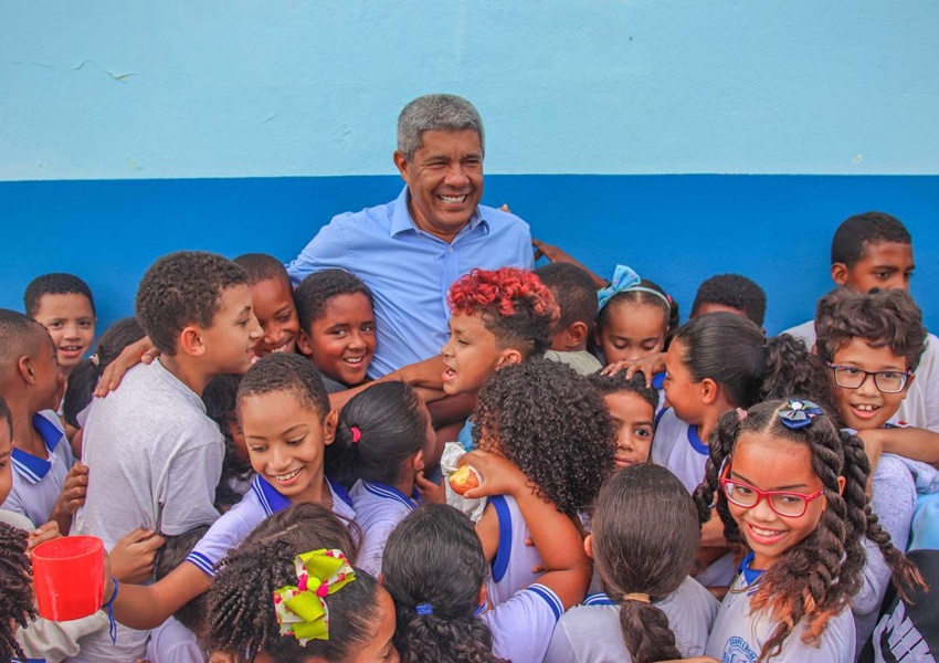 No Dia Nacional da Alfabetização, Jerônimo reafirma que vai enfrentar analfabetismo e fortalecer educação em parceria com Municípios