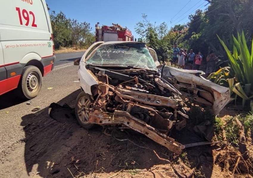 Acidente deixa duas pessoas mortas na BR-020, no oeste da Bahia