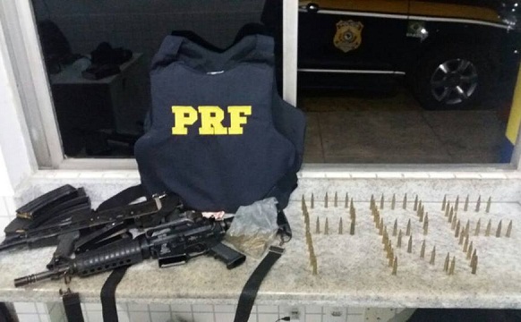 Polícia Rodoviária Federal apreende dois fuzis e recupera carro roubado em Senhor do Bonfim