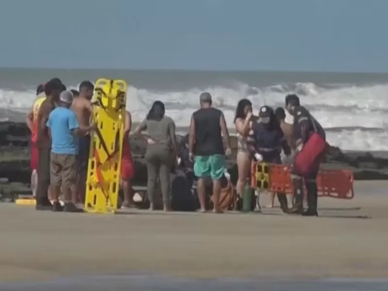 Quatro turistas de SP são resgatados de afogamento em praia na Bahia
