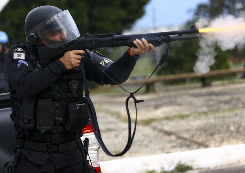 Forças de segurança conseguem desocupar praça dos Três Poderes em Brasília