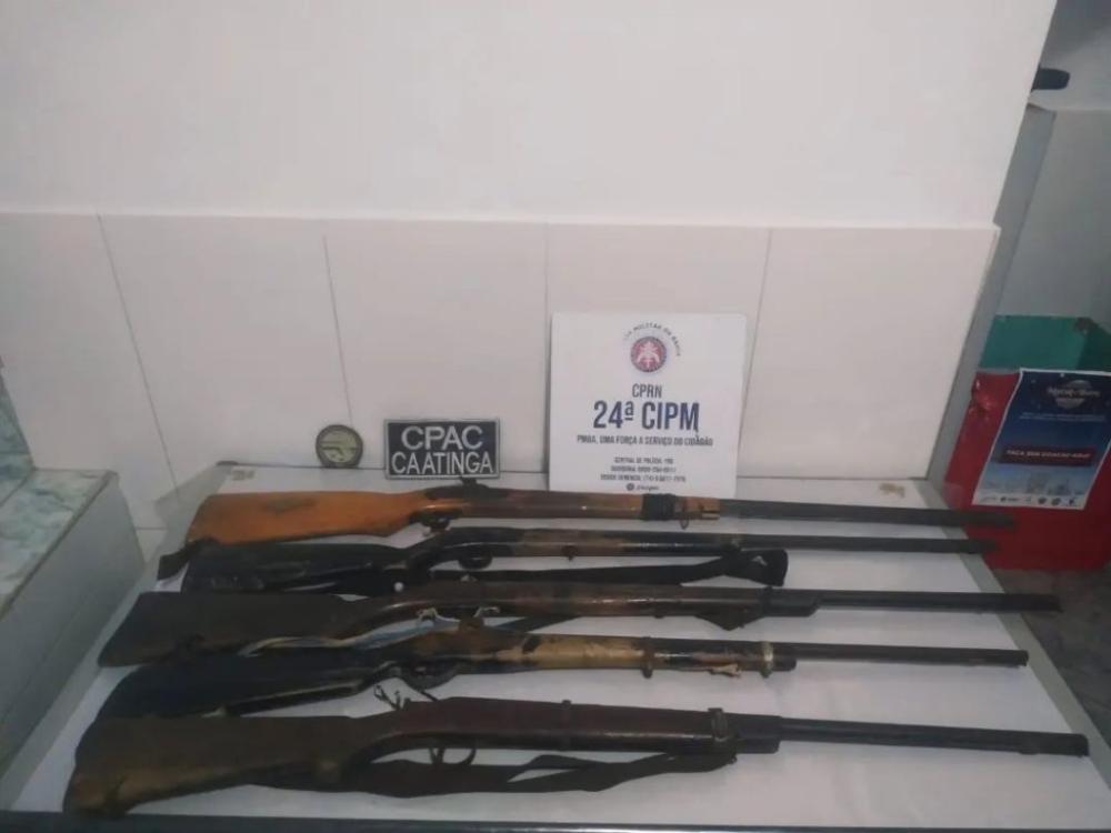 Mirangaba: Sete armas são apreendidas com trio envolvido em homicídio