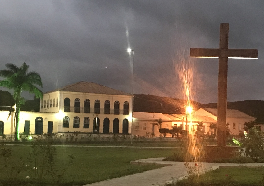 Polícia Militar faz cumprir decreto estadual no município de Rio de Contas