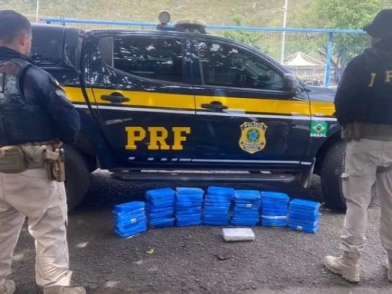 PRF apreende 58 kg de cocaína em veículo em Jequié