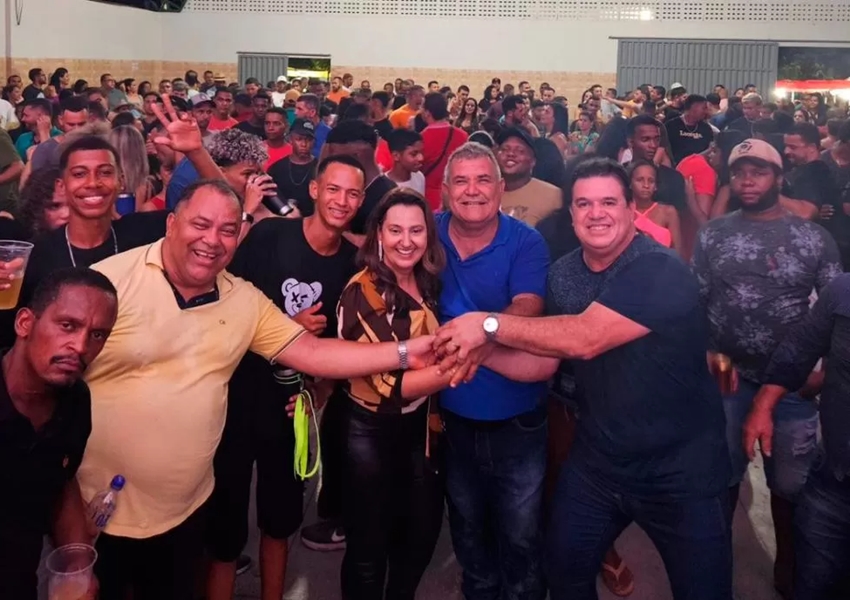 Deputado Marquinho Viana marca presença na Festa de Reis em Contendas do Sincorá