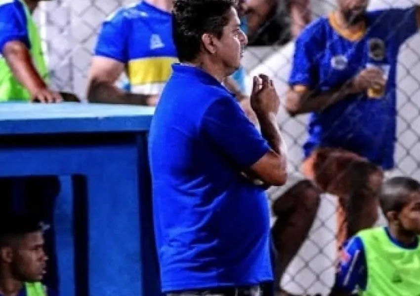 Jacobina demite técnico Laécio Aquino após derrota para o Vitória