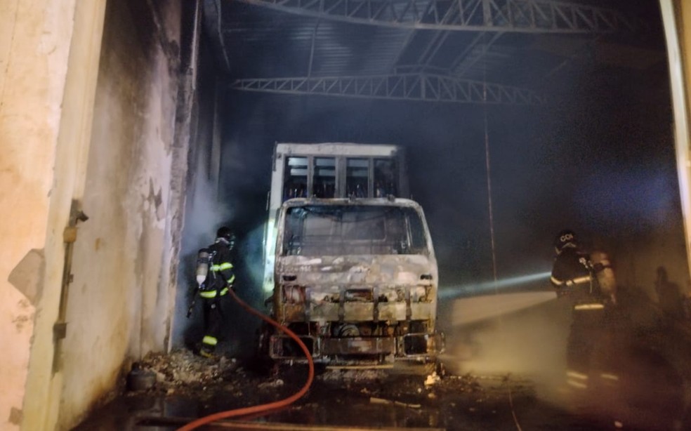 Conquista: Incêndio atinge depósito de bebidas; não houve feridos