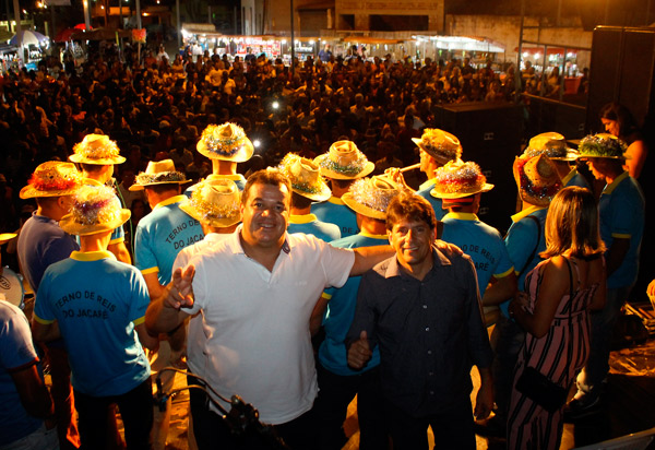 Deputado Marquinho Viana participa da festa dos Santos Reis em Aracatu