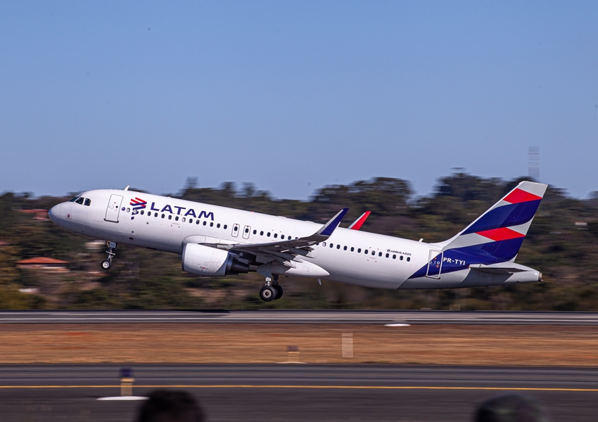 Latam lança promoção de passagens aéreas a partir de R$ 111 para trechos nacionais