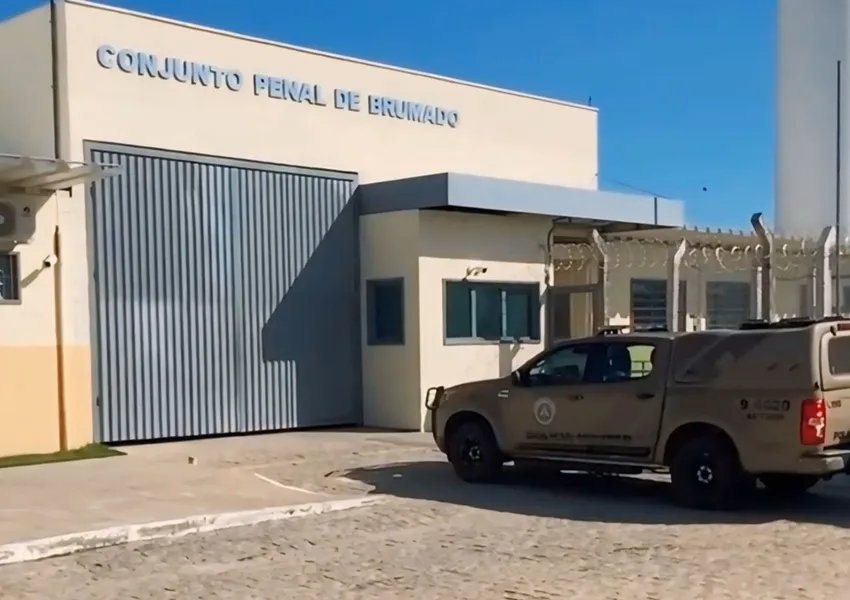 Advogado de defesa dos policiais penais reage à denúncia de tortura no conjunto penal de Brumado