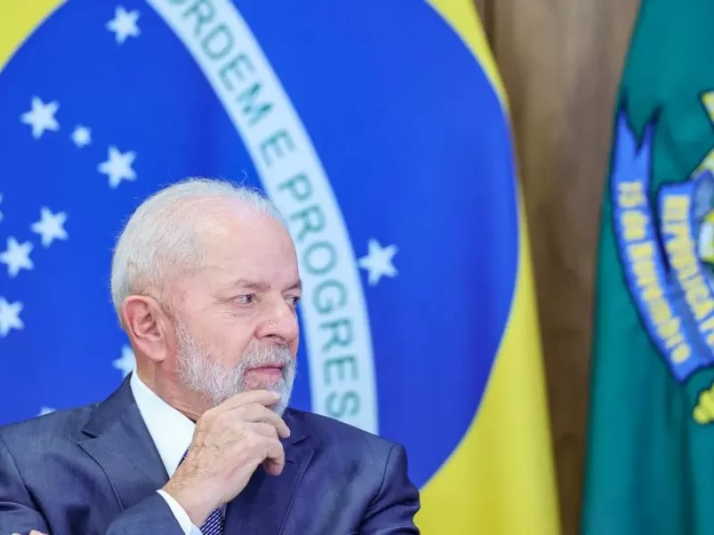 Presidente Lula expressa condolências após morte do presidente iraniano e chanceler em acidente de helicóptero